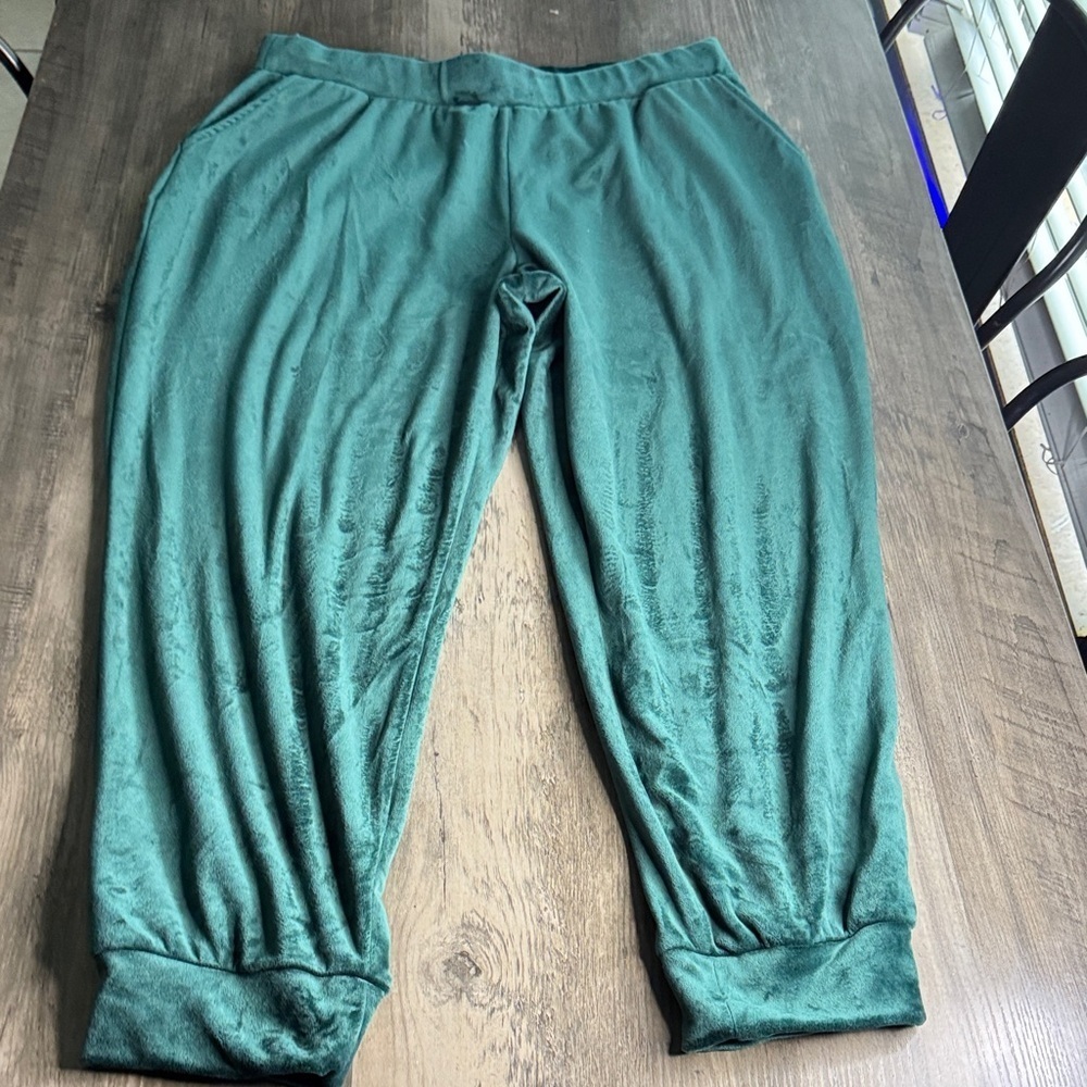 Magaschoni Green Zip-up Hoodie and Pant Velour Set - Picture 6 of 7